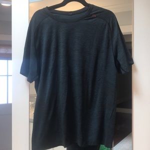 Men’s Lululemon shirt